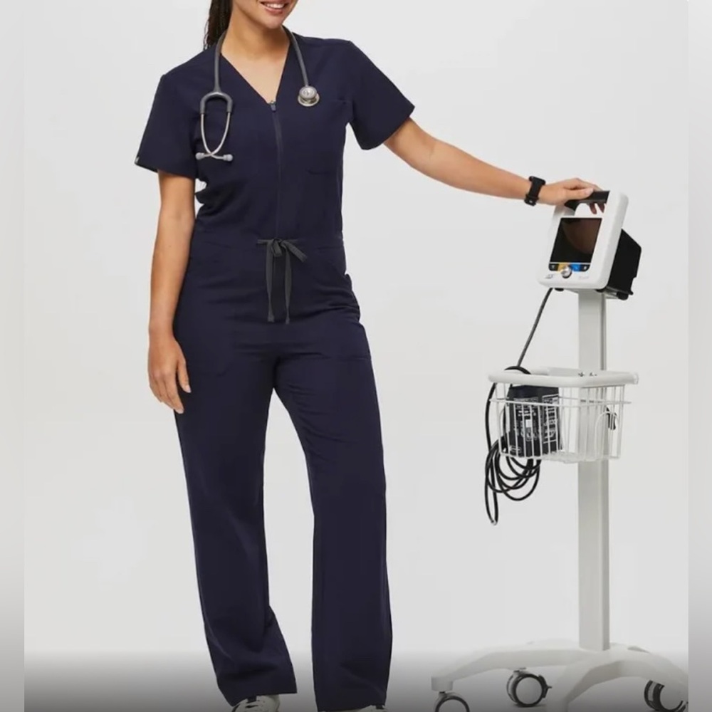 Figs Women's Navy Scrub Set